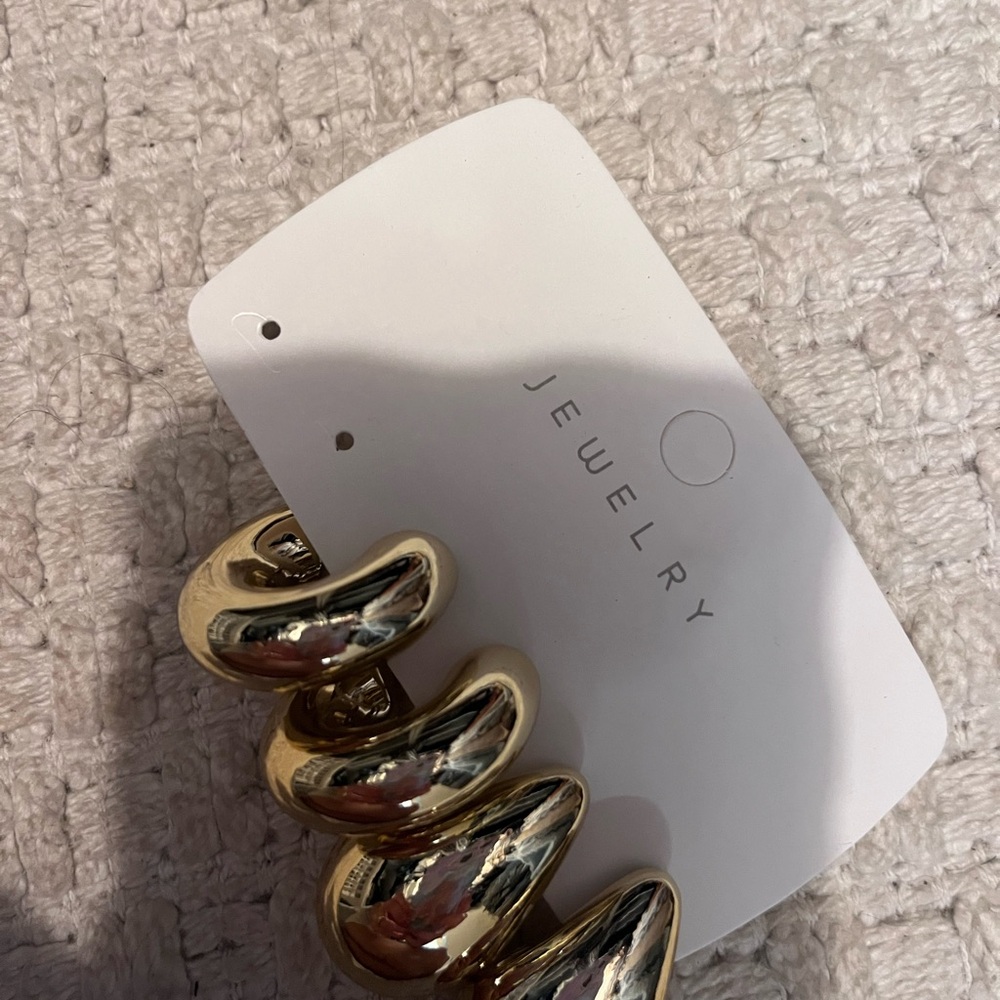 Gold earrings